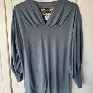 3/4 length sleeve top, size XL